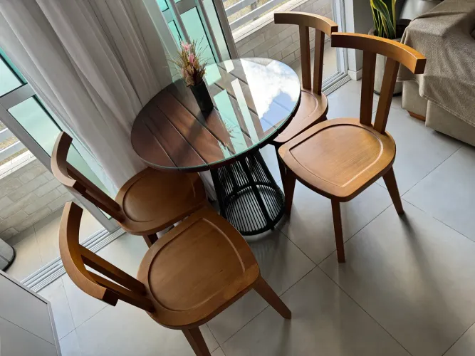Conjunto de Cadeira madeira maciça