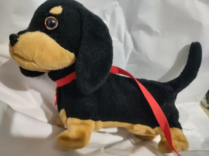Cachorrinho pelúcia interativo salsicha a pilha