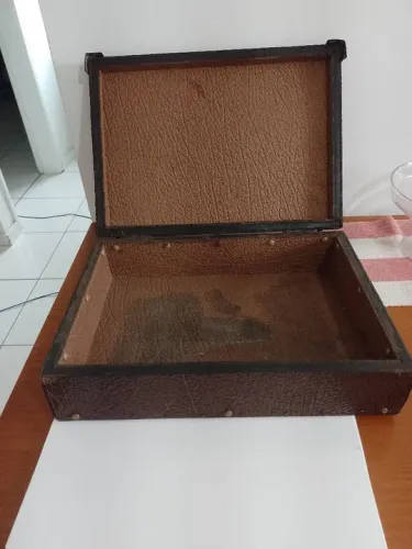 Caixa de madeira antiga 48x34x12cm