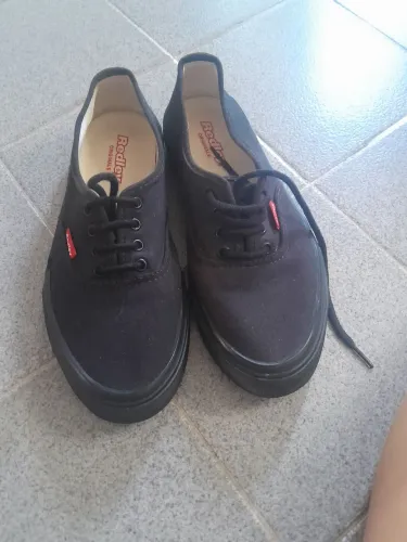 Vendo sapato  redley original valor 100 reais