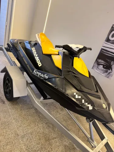 Jet SKY Seadoo spark 90 2018 149 horas 