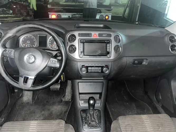 Vendo mult mídia da Tiguan ano 2011