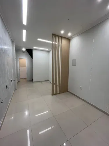 Vendo ótima loja com segundo pavimento no Office & Mall