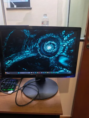 Monitor Itautec Infoway 19 polegadas Com Base Giratória 1440x900