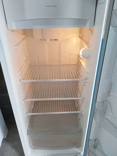 GELADEIRA COM ESTAMPA DE KOMBI. A FOTO NÃO ENTRA! (MANDO PELO ZAP *