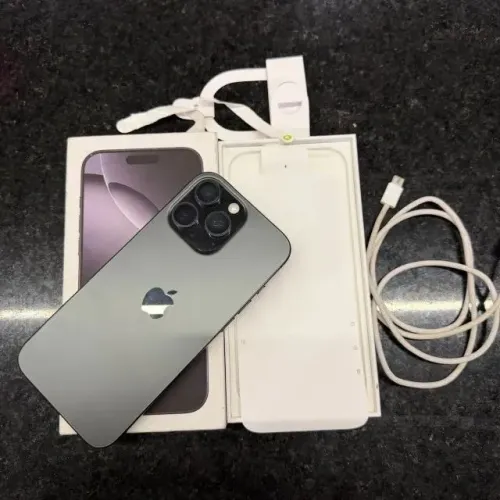 IPhone 16 PRO Max 256gb Chip fisico e virtual 95% Saúde Garantia Apple C caixa! Acc cartao