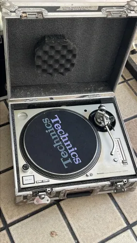 Toca Disco Technics SL 1200 M3D