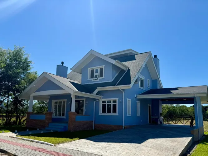Casa em Condomínio 245m² Fechado em Santo Amaro da Imperatriz