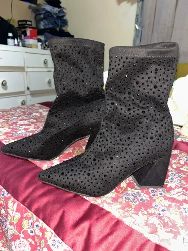 Bota cano baixo com strass