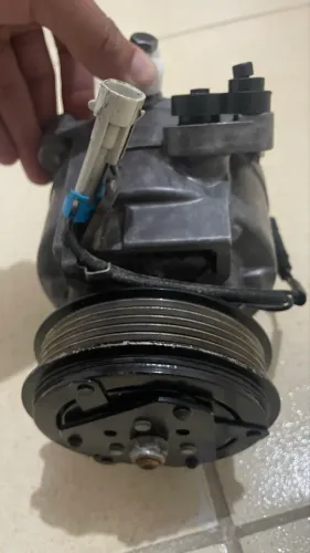 Compressor do Ar-condicionado do Prisma