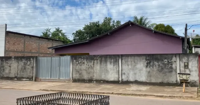 Casa com 3 Quartos, Suíte e Área Ampla - Aceita Troca por Casa em Boa Vista-RR