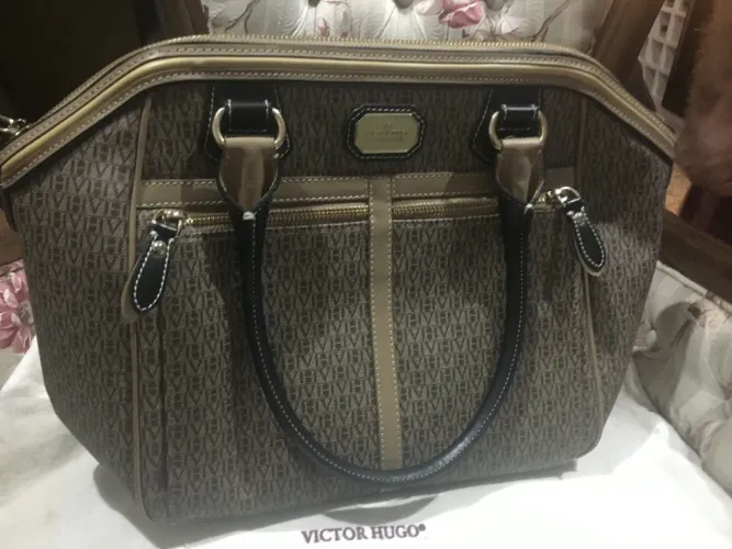 Vendo bolsa Victor Hugo legítima 