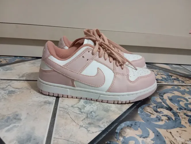tenis Nike Dunk Low rosa bebe