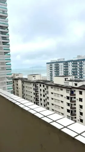 Apartamento para locação, com uma linda vista lateral para o mar, no coração do Gonzaga  S