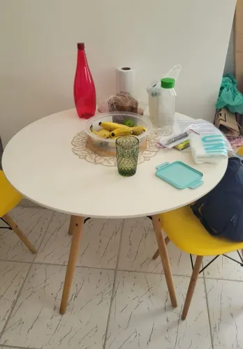 Mesa de Jantar Redonda Eames Eiffel 90cm Branca - Ótimo Estado
