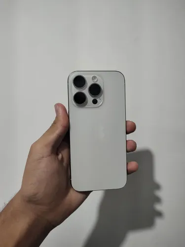 iPhone 15 pro, pra vender logo