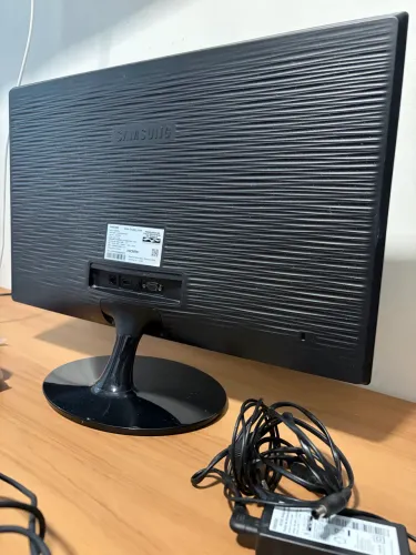Monitor Gamer Samsung 24" T350 - IPS, 75Hz, Full HD (Impecável!)