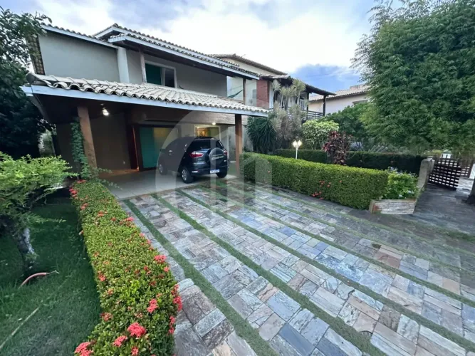 Casa à venda na Aruana com 360m² - 3 suítes, energia solar e área gourmet