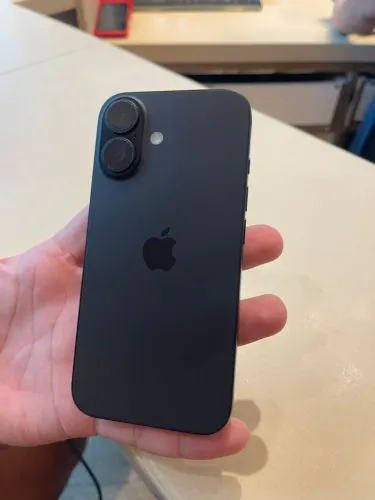 Vendo iPhone 16 todo original  256 gigas 