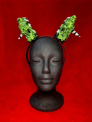 Tiara | Headpiece de chifres com esqueleto( Beetlejuice)