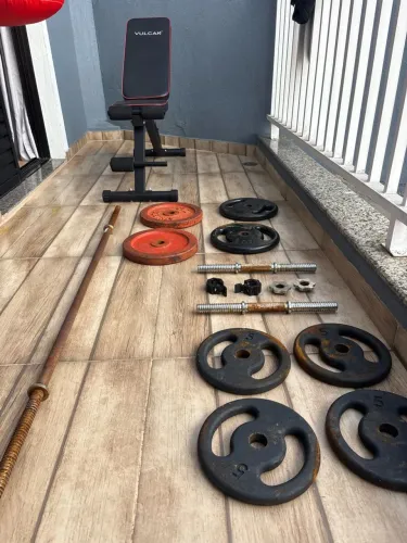 Kit Academia Completo para Casa: Banco Reclinável Vulcar + Barras e Pesos (Anilhas) 