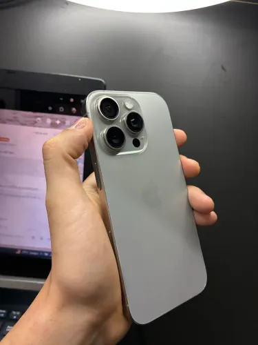 iPhone 16 Pro - 256GB - Branco
