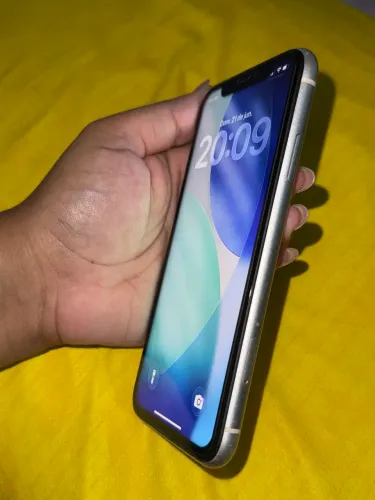 ? iPhone 11 128GB Branco | Bateria 100% | Apenas Uma Dona | Todo funcionando 