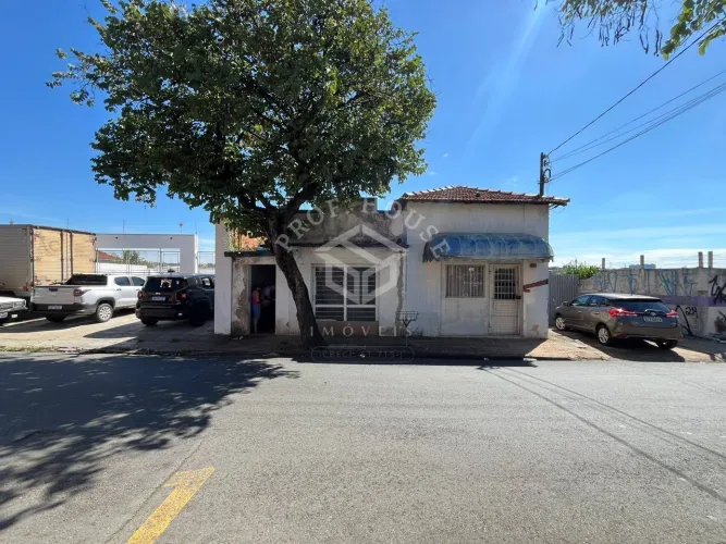 Casa antiga à venda na Vila Cidade Jardim em Limeira-SP