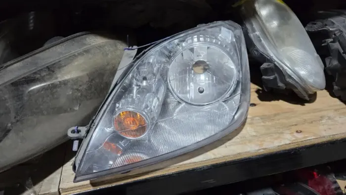 Farol Fiesta 2002 a 2007 Original Lado esquerdo