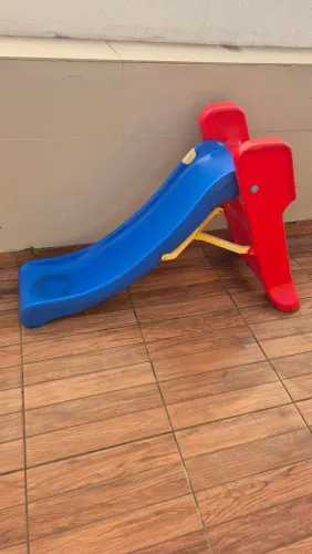 Escorregador infantil