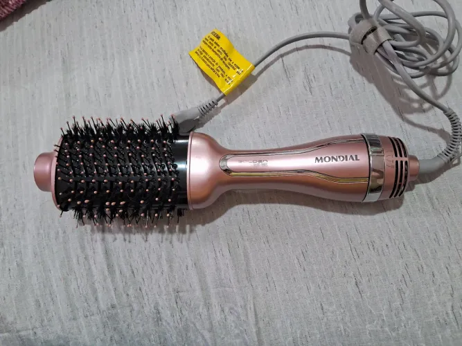 Escova secadora de cabelo 