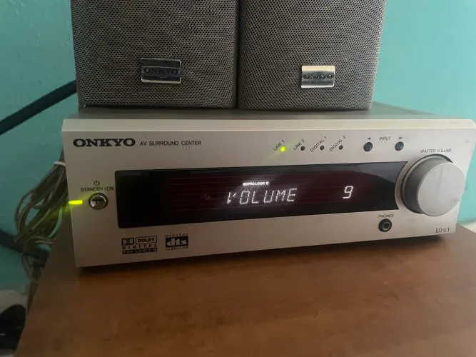 Onkyo surround Center