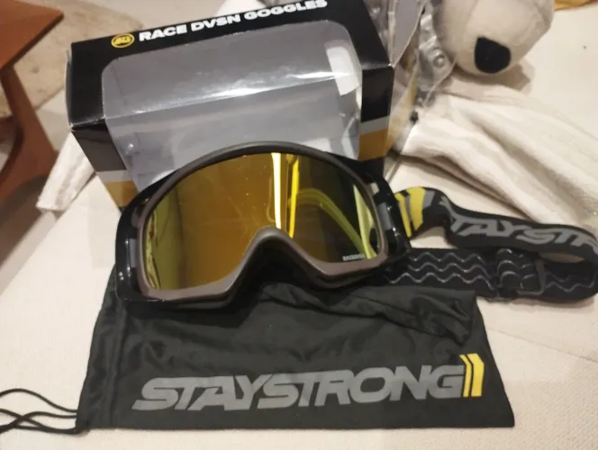 ÓCULOS STAYSTRONG NOVO.