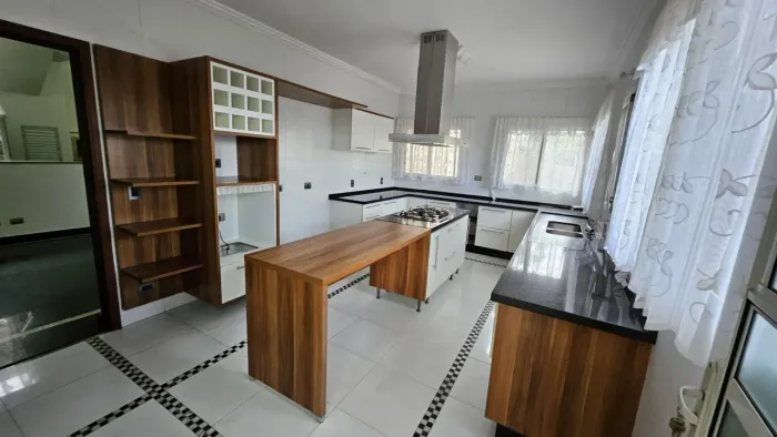 Casa de Condomínio com 4 Quartos à venda, 450m² - Granja Viana