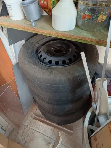 Jogo Rodas Corsa GL/Super originais GM, e Calotas de Época Originais GM