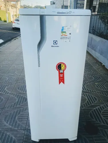 GELADEIRA ELECTROLUX SEMI-NOVA (ENTREGO)