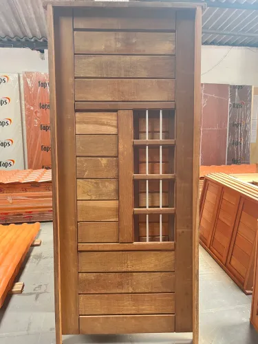 PORTA EM MADEIRA 2.10x90 (valor à vista)