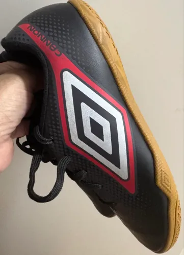 Umbro 37