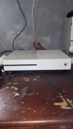 Xbone one s com duas manetes 950
