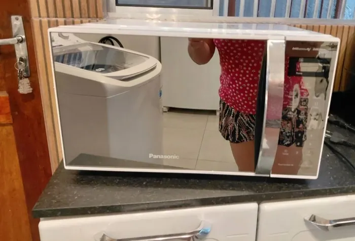 Micro-ondas 220V - Super Conservado e Funcionando Perfeitamente