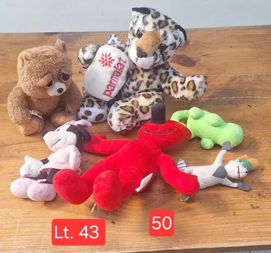 Brinquedos variados Lote 43