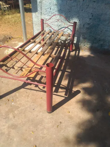 Cama de solteiro tubo