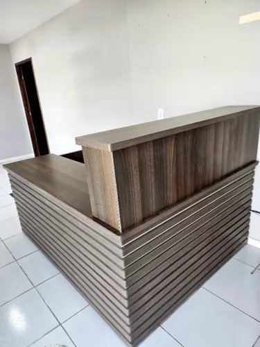 Balcão de Recepção seminovo
