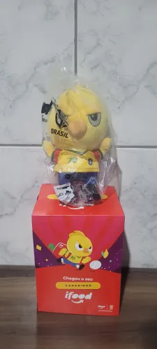 Canarinho iFood Copa - Brasil Tri 1970 NOVO LACRADO