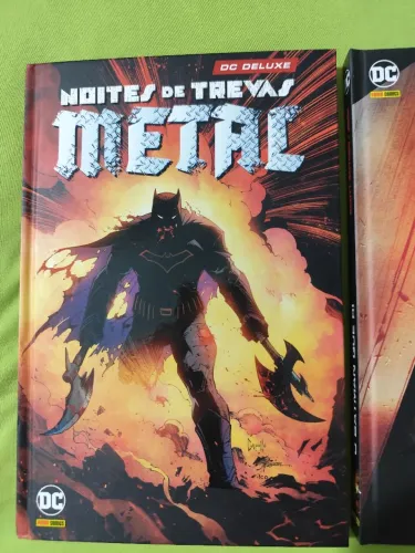 Noites de Trevas: Metal - DC Deluxe