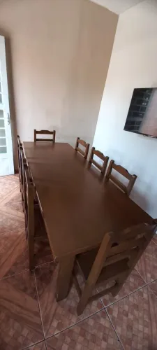 Mesa de jantar com 8 cadeiras, muito boa! Pra sair logo!