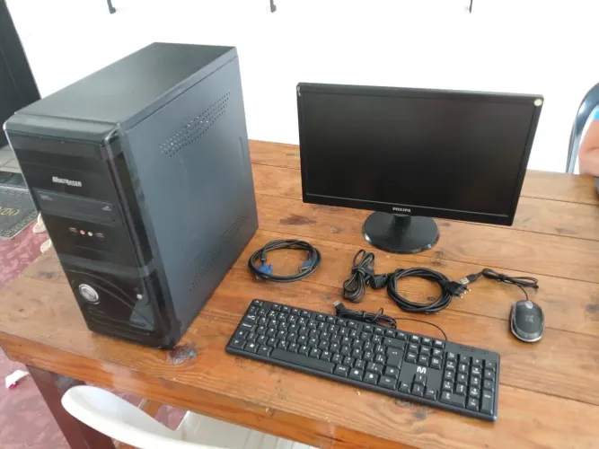 Computador Completo com Monitor Philips