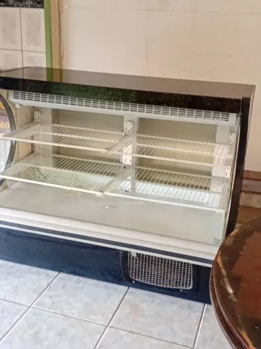 Balcão refrigerado para o seu comércio