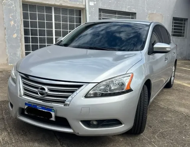 Nissan Sentra SL 2.0/ 2.0 Flex Fuel 16V Aut. 2015