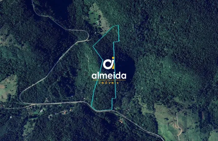 Realize seu sonho com essa linda área de lazer com morros e área verde em Silvei